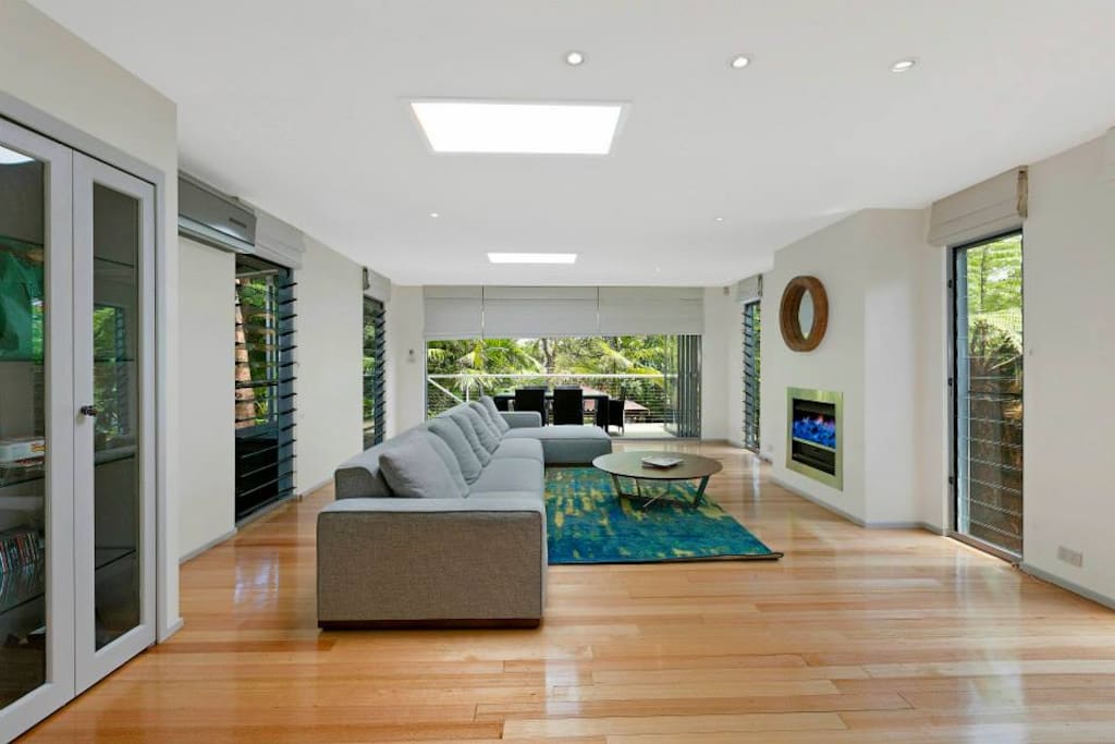 Formal living area