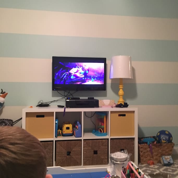 Play room, with day bed/ sleeps 2 more if needed.