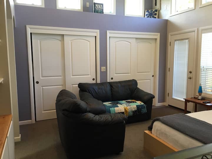 Dreamy Light-filled Privacy - - The “N” On 39th - Eugene, OR