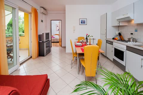 Apartment A2(B4+1), WiFi, Parking