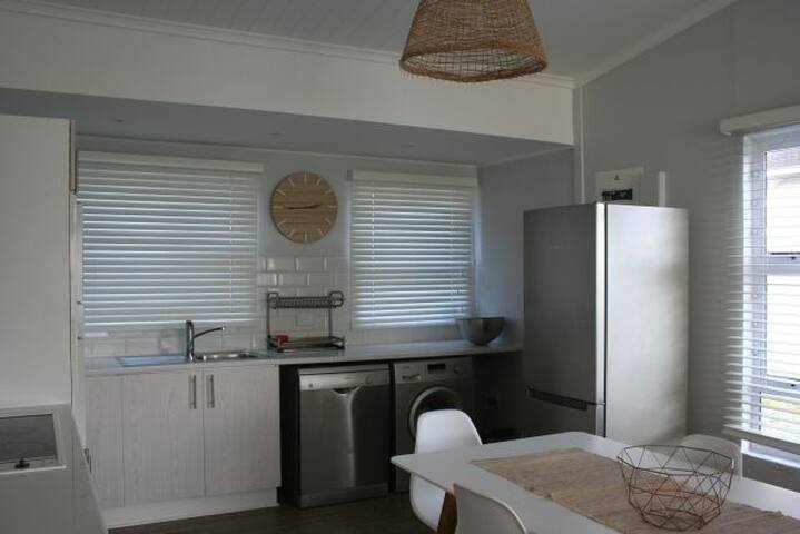 2 Bedroom Cottage Large – Sleeps 4 – C65