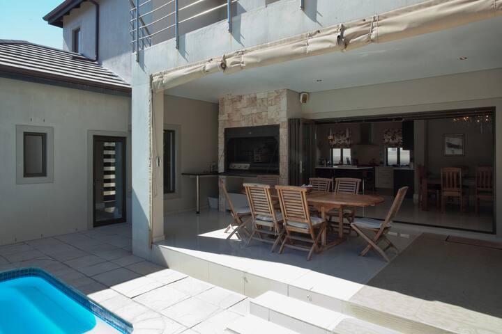 Entertainer & family’s dream! gallery image 2