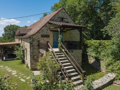 Heated pool, large garden, play areas