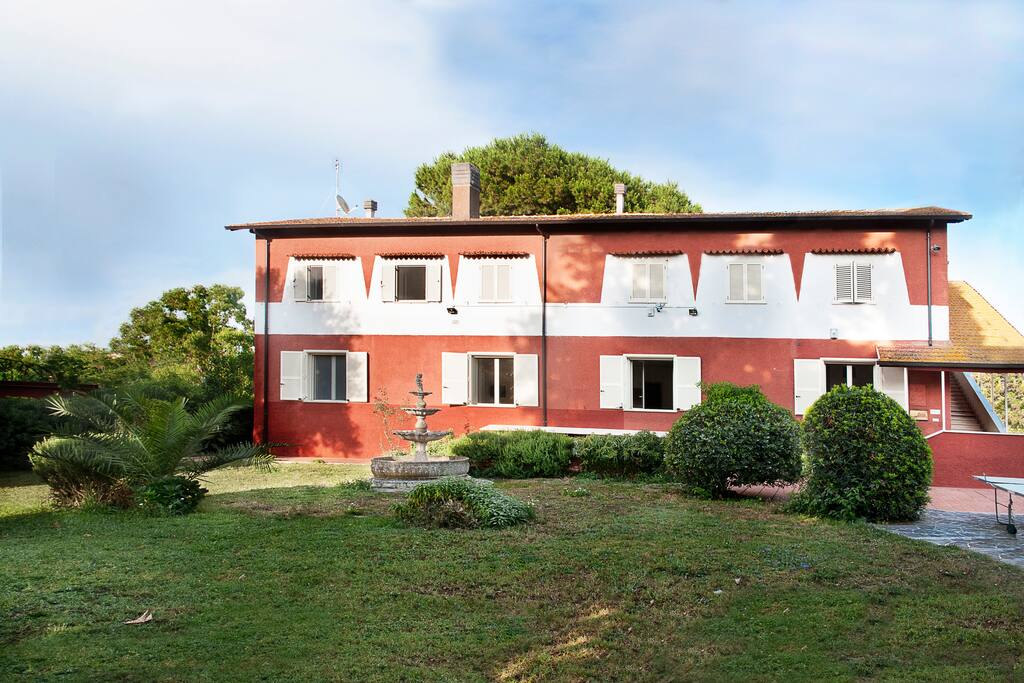 Vista del Casale dove sono situate le stanze
