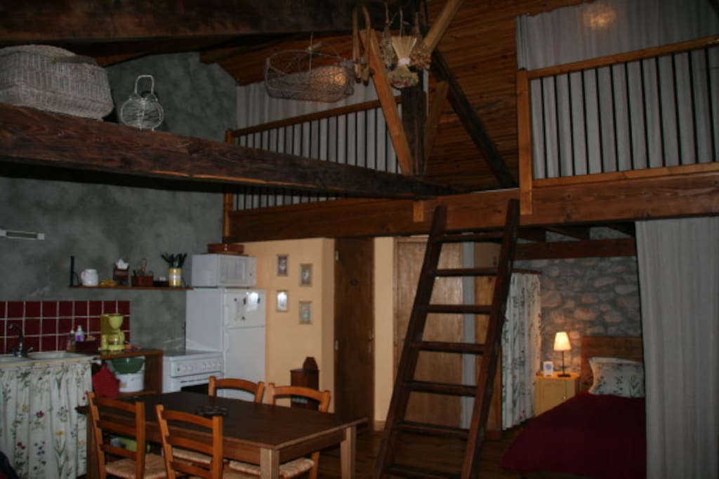 La pièce à vivre avec la mezzanine