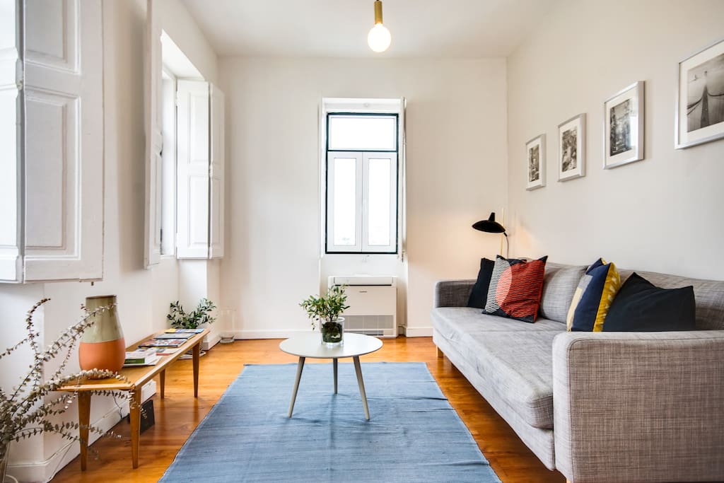 Spacious living room