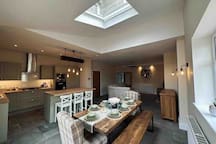 Stylishly renovated 4 bed home near the beach