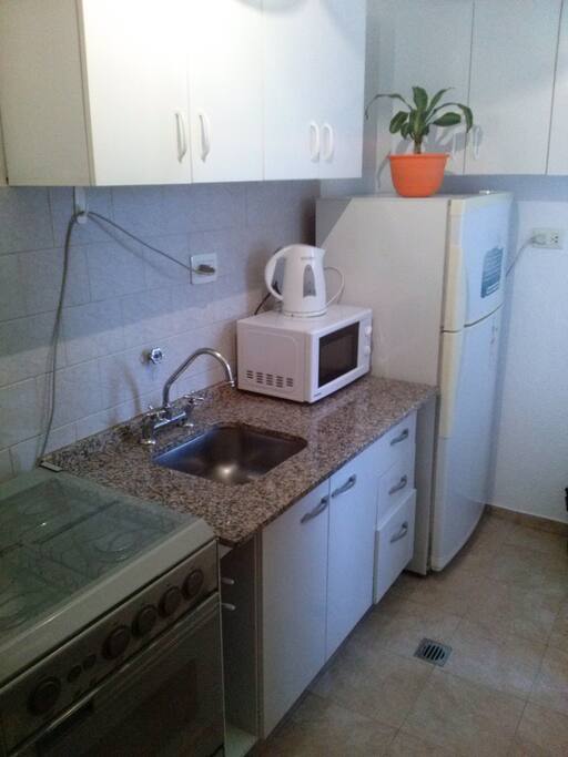 Cocina completamente equipada