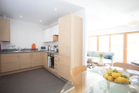 Successful Airbnb property: City Centre Boutique Duplex Apartment with Parking in Old Catton