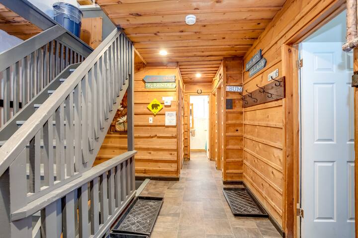 🍺"Margaritaville" Big Space, Lots of fun+Hot Tub