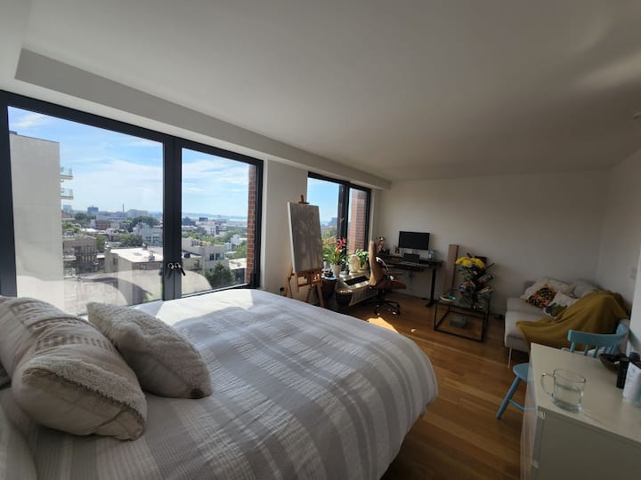 Sun-drenched Alcove Studio W/ Rooftop & Gym - Brooklyn, NY