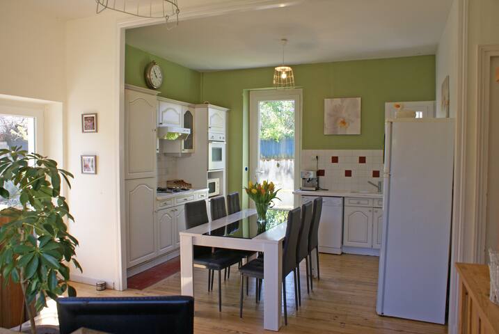 Charming town house with garden, quiet