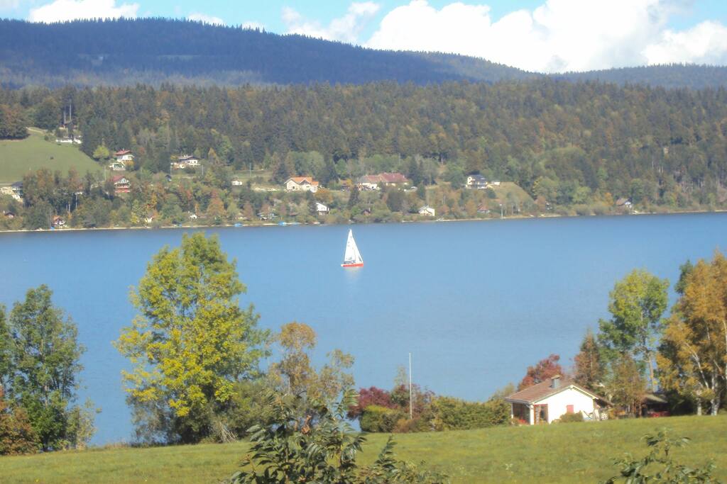 Vue depuis la cuisine, en été