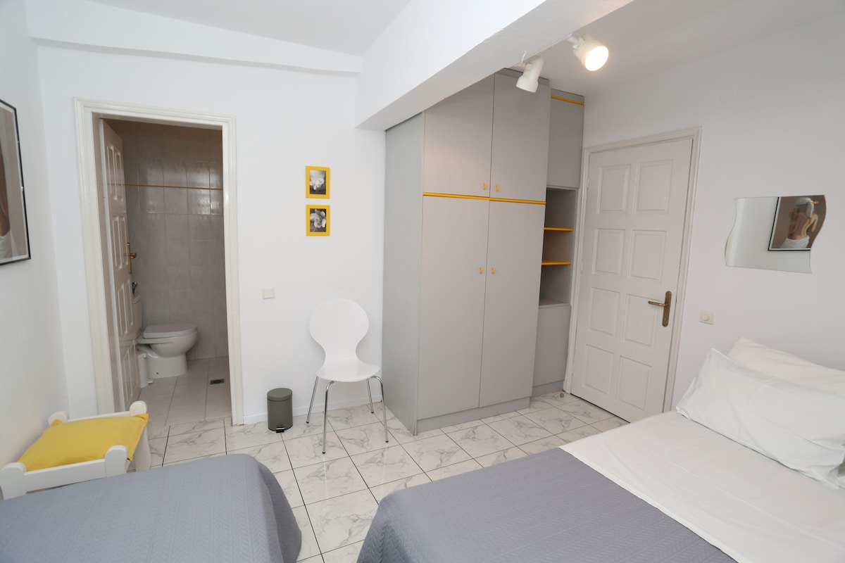 Spálňa 3, dvojlôžko +jednolôžko.