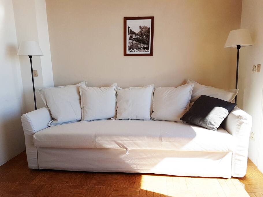 Neue Schlafcouch - 140x200 cm