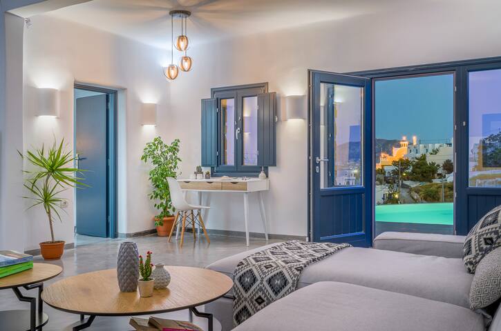 LaNera Luxury Villa – Infinity Pool, Hot Tub, Gym gallery image 2