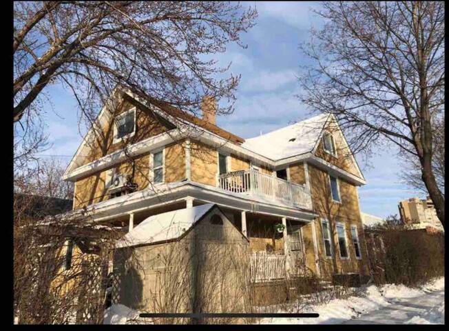 Charming Victorian Long Stays