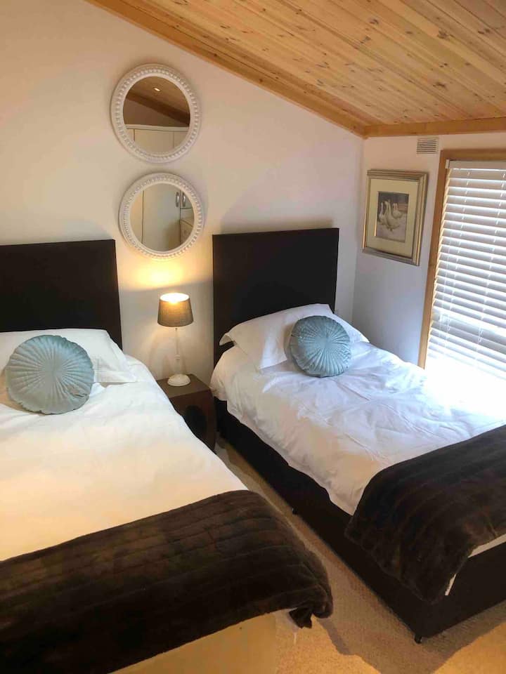 Двойна спалня