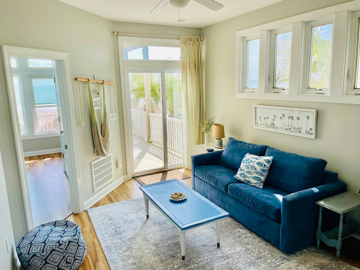 Even the sitting room has an ocean view! And if that’s not enough, a TV and lots of DVDs!