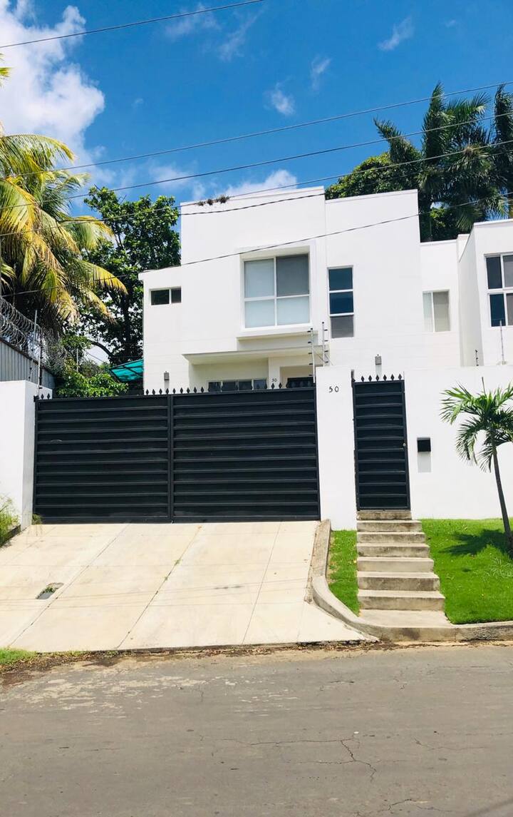 Celajes 50 Casas en alquiler en Managua, Managua, Nicaragua Airbnb