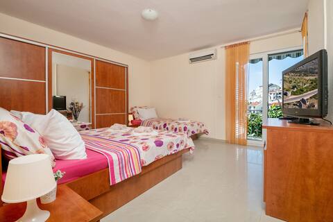 Apartments Darden - One Bedroom Apartment with Balcony and Sea View