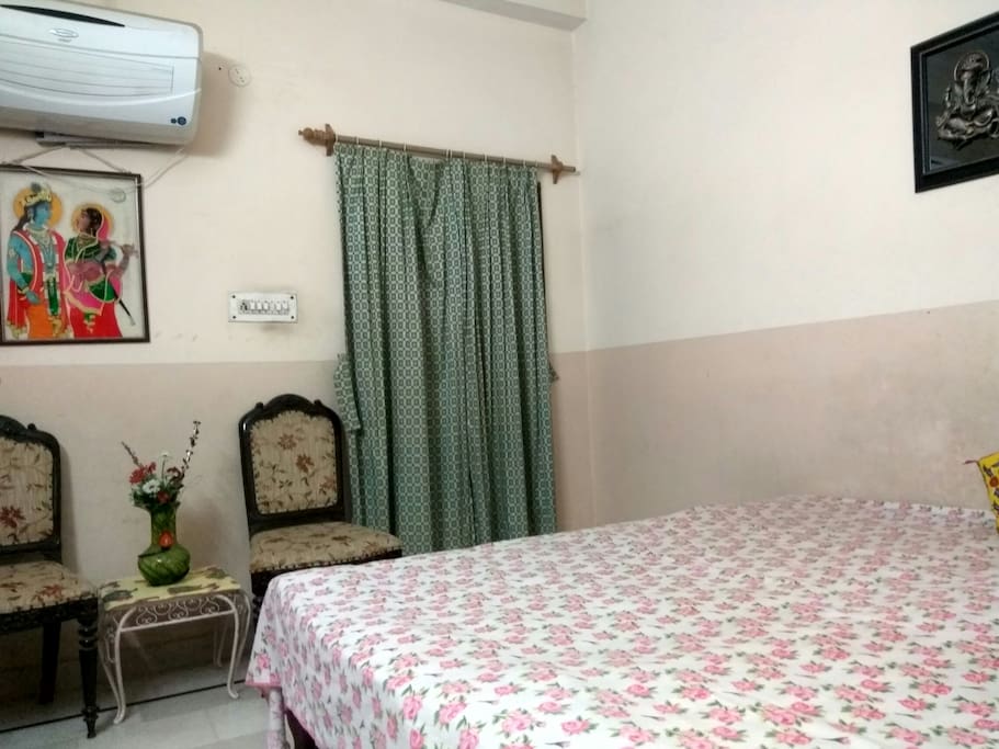 King size bed