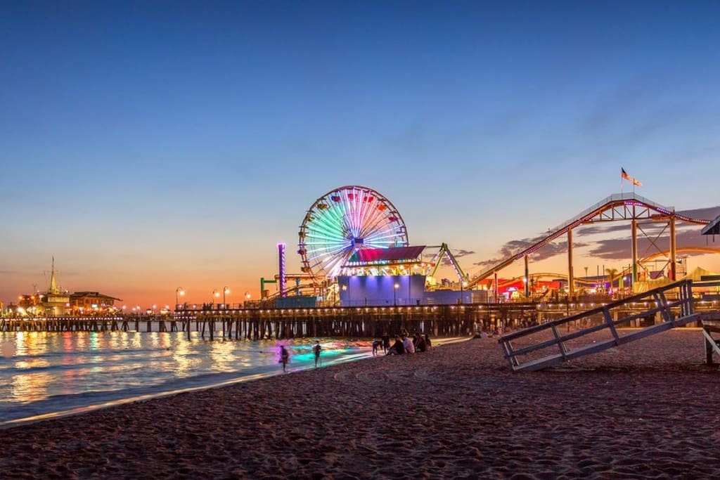 10 minutes from the Santa Monica pier!