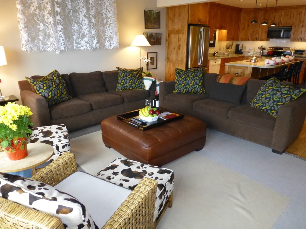 Mesa Retreat — view 3