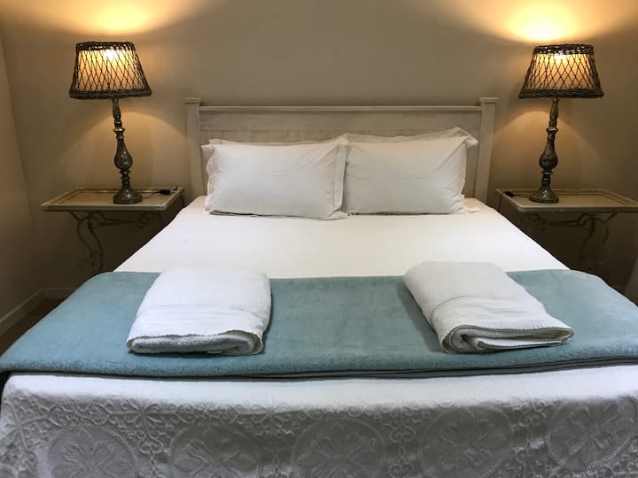 Spavaća soba 2: bračni krevet