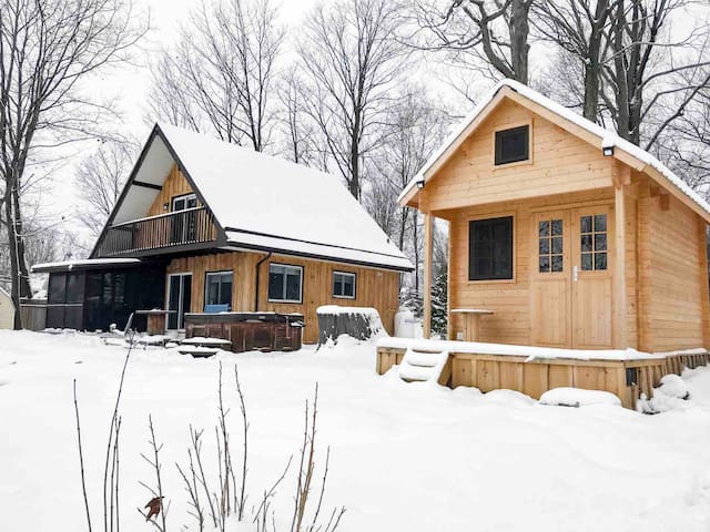 Lakefront Cottage on Dog Lake