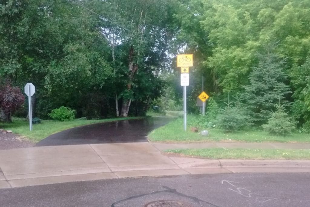 Entrance to the Lake Walk across the street.