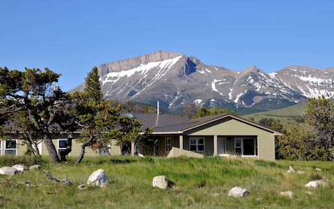 Rocky Mountain Front Retreat - Harmony in paradise