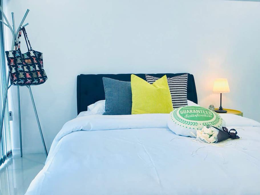 Pamper yourself with a good sleep on Luxury hotel grade linens and bed.