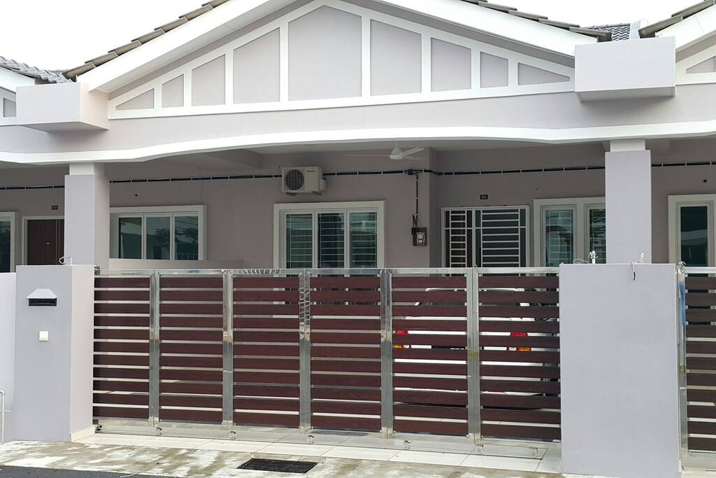 HOTWHEELs Home near BP MALL & Wet World - Townhouses for 