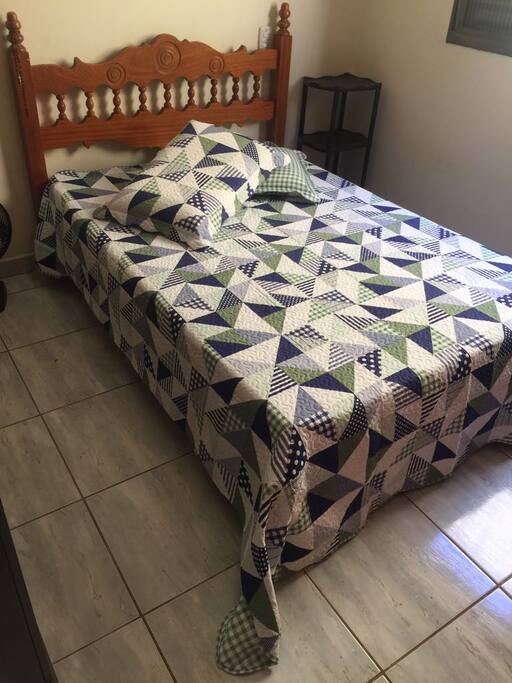 Roupa de Cama e Travesseiro por conta do anfitrião.