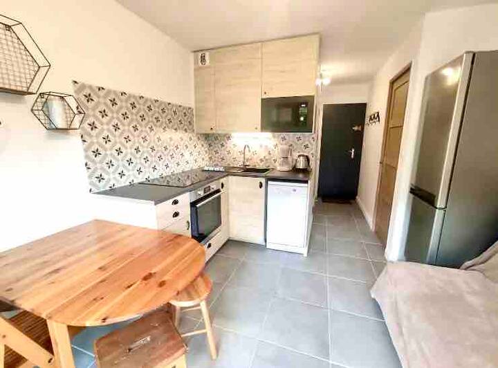 2 renovated rooms with heated pool Condominiums for Rent in Bourg