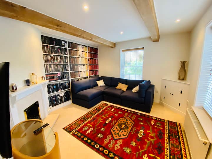 Charming Town House With Canal View And Parking - Chichester
