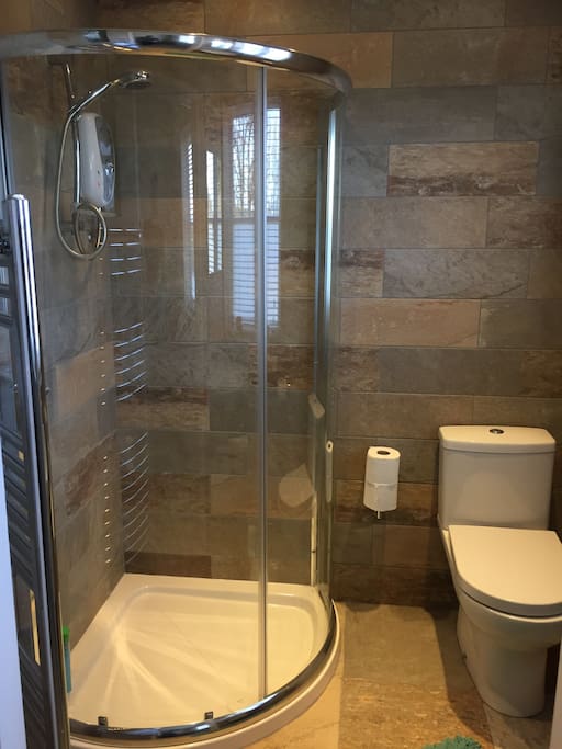 Modern en-suite - have a shower and look out on to the canal!