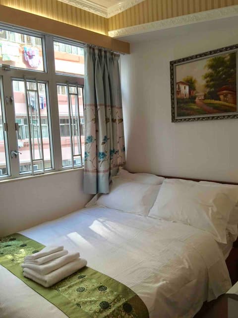 Intown Mong Kok MTR Cosy Flat