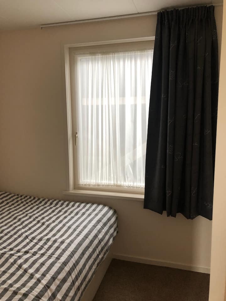 2号卧室（现在有百叶窗，而不是vitrage ）