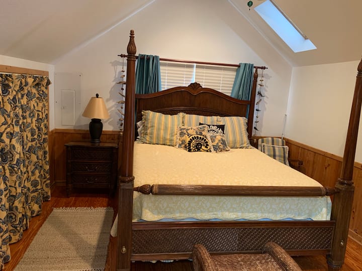 Cama King en el dormitorio 1
