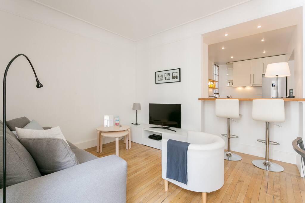 Bar, living room and cable TV