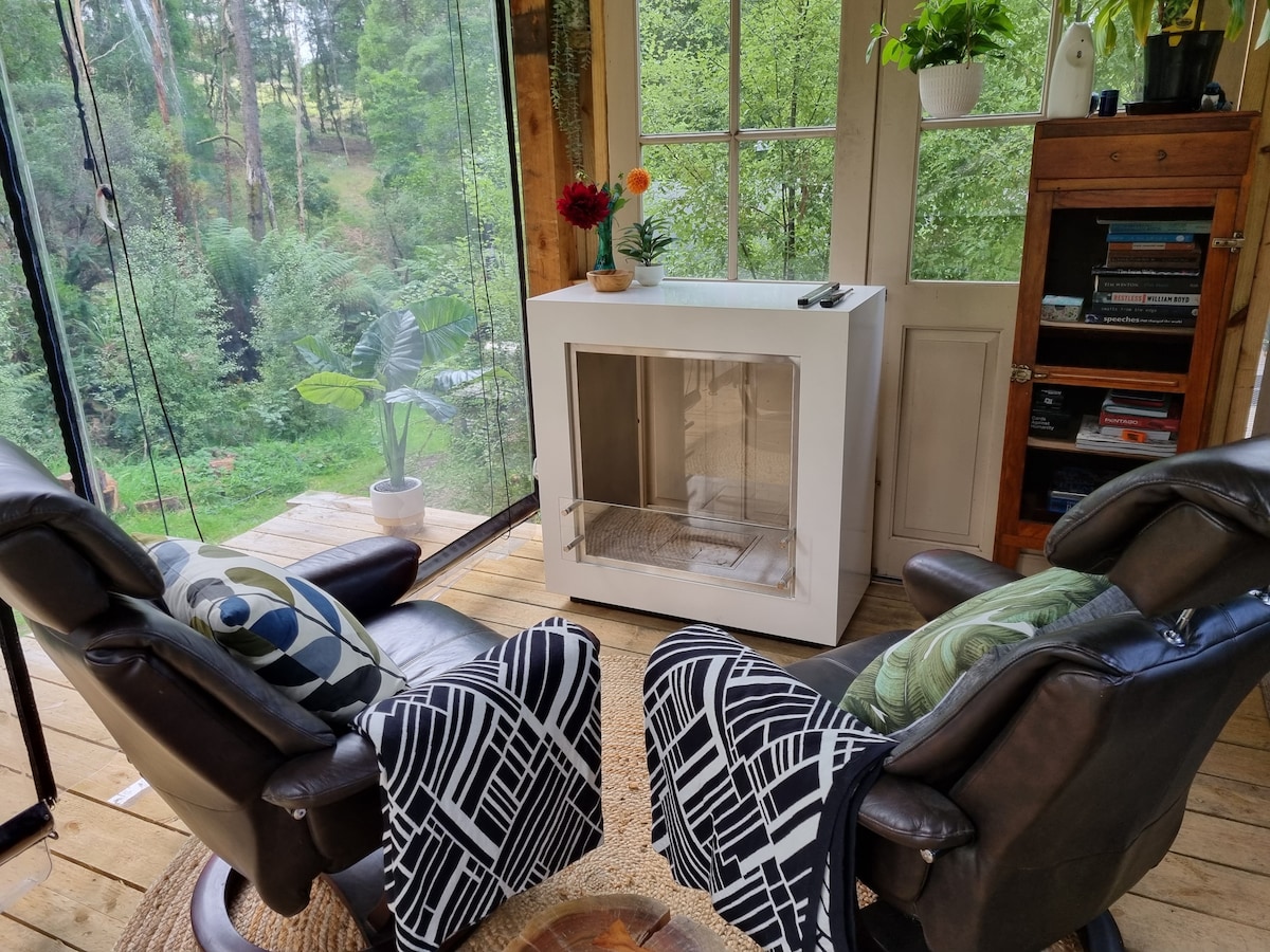 Popular Airbnb listing: Nordic Noir Hideaway in Shire Of Colac Otway
