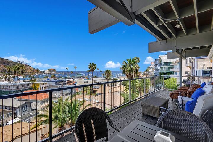 11LT: 2BD Home W/ Views, Large Balcony W/ BBQ +BBQ gallery image 4