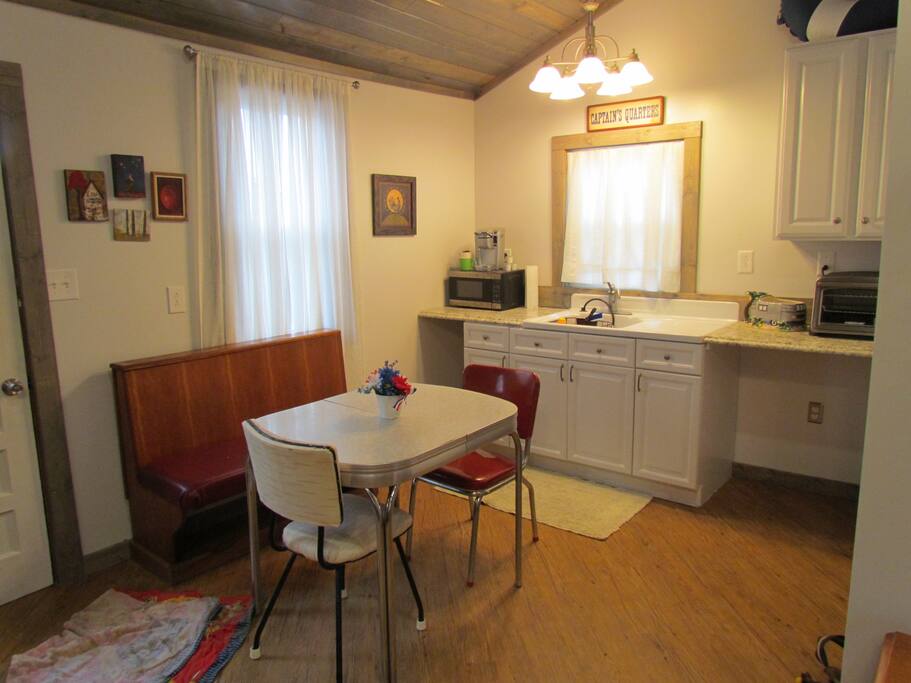 Eating and Kitchen Area