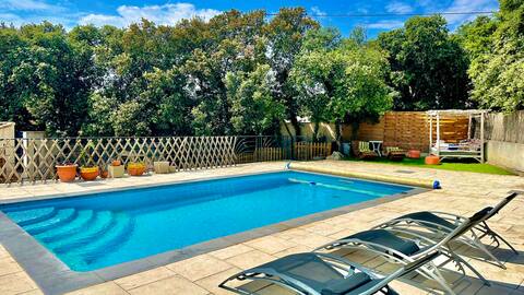 2 independent accommodations in villa + pool garden