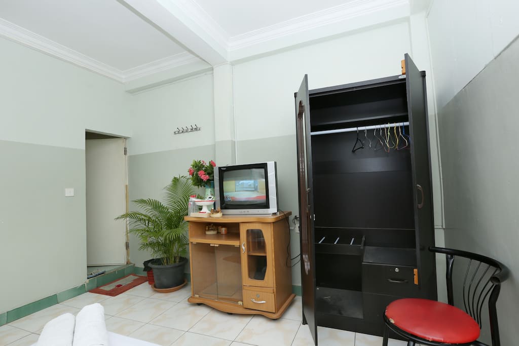 TV, Wardrobe