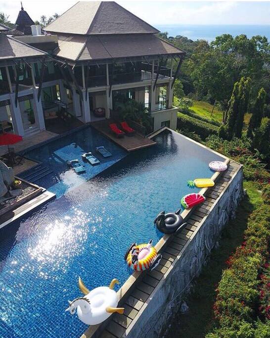Stunning Seaview infinity swimming pool