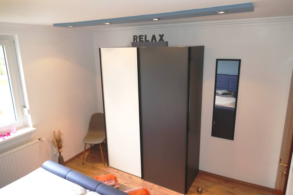 Schlafzimmer/ Bedroom