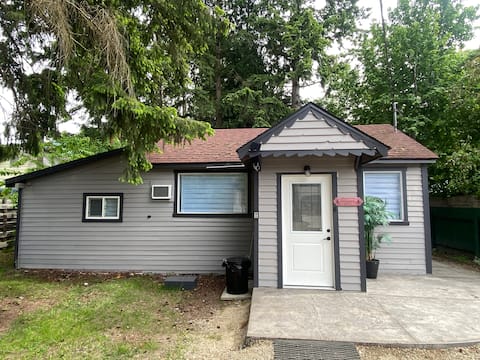 The Sicamous Cabin at Shuswap Lake